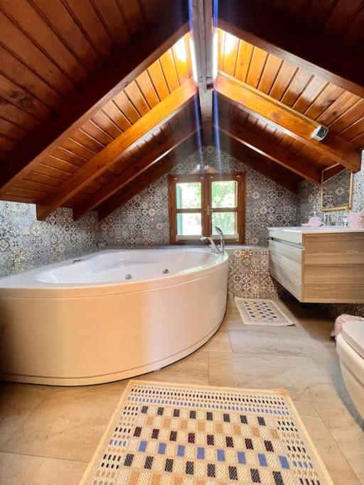 Benzersiz Jakuzili Villa *