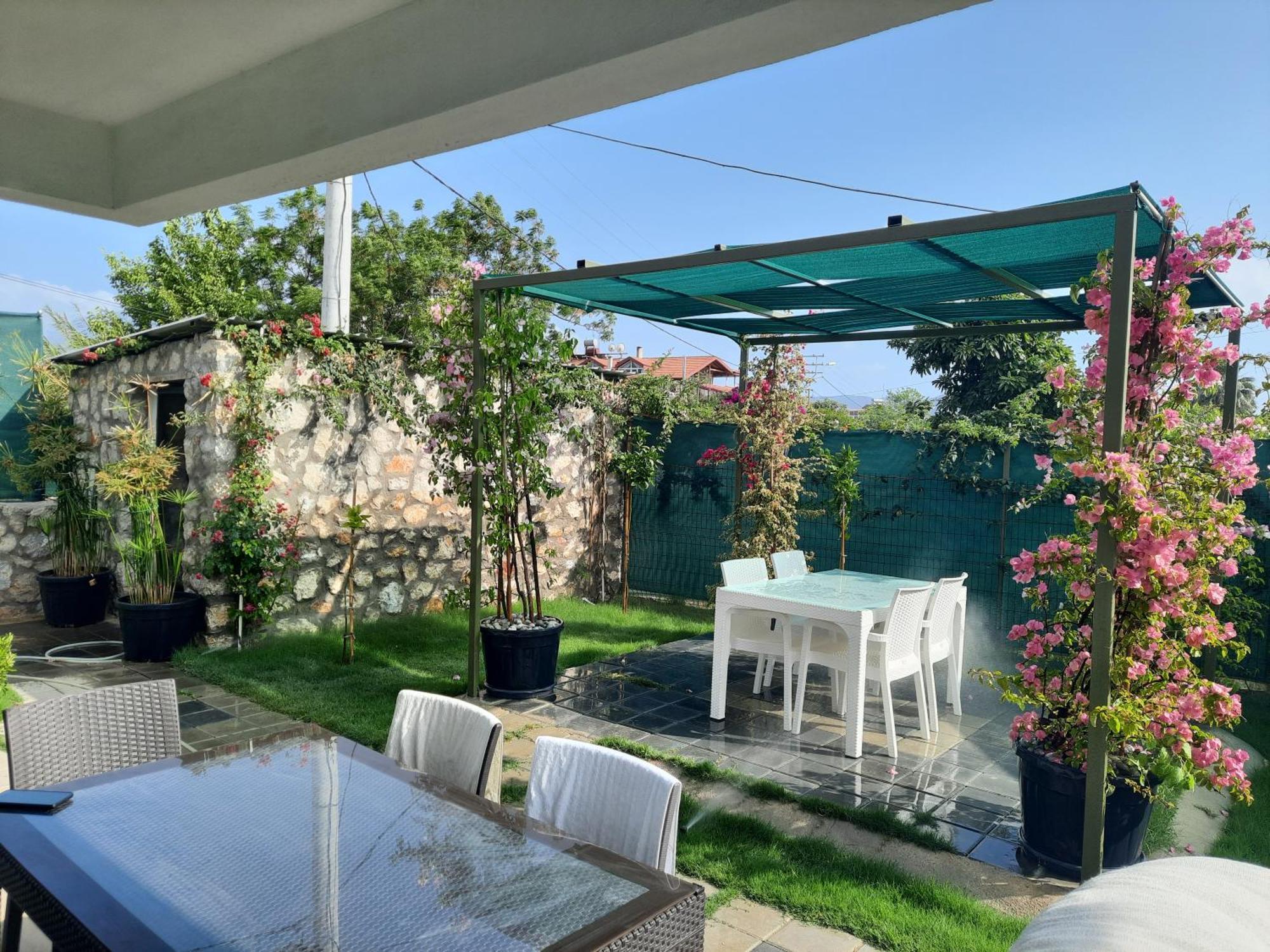 Tiele Villa *