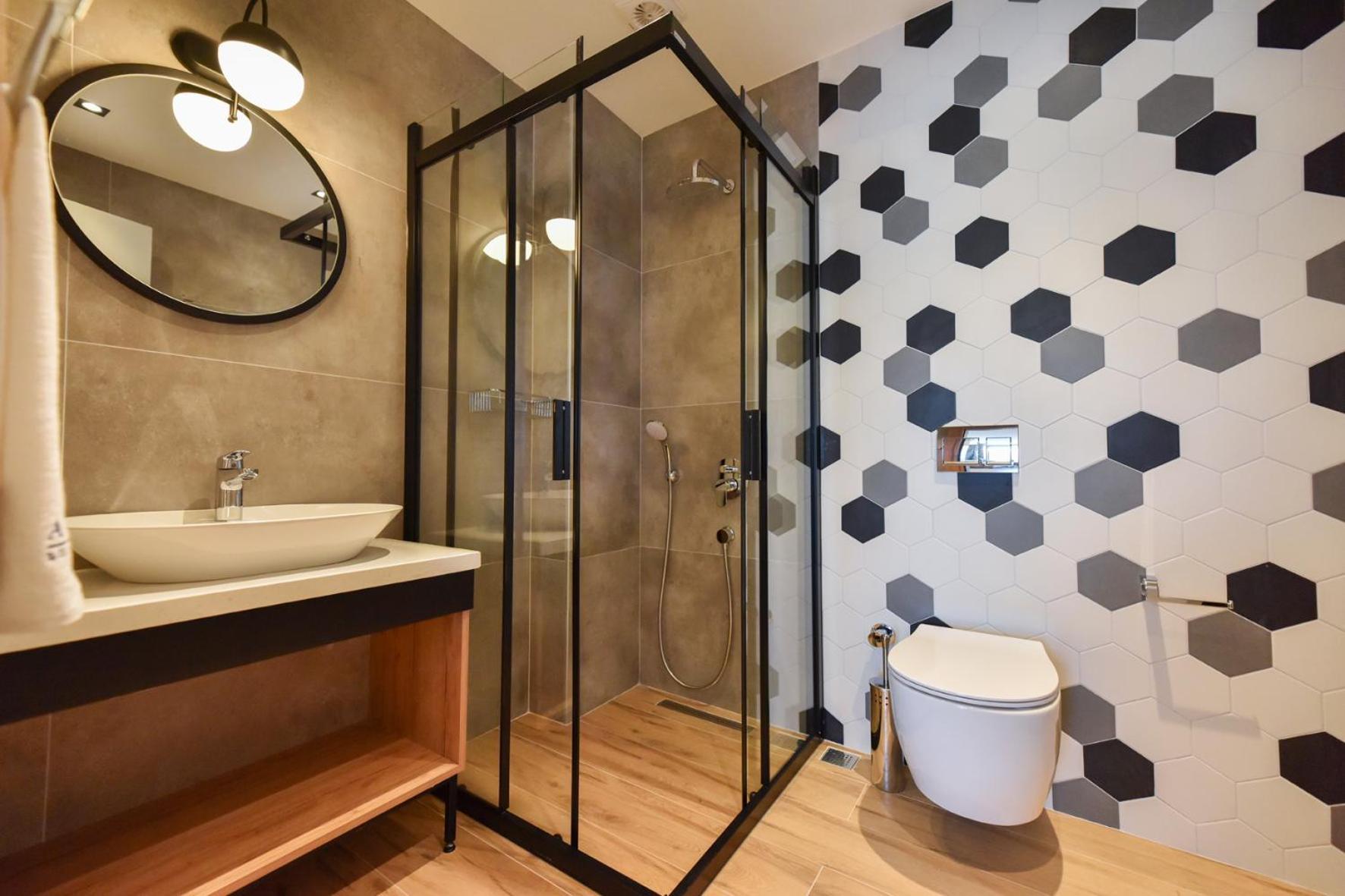 Avilia Otel *