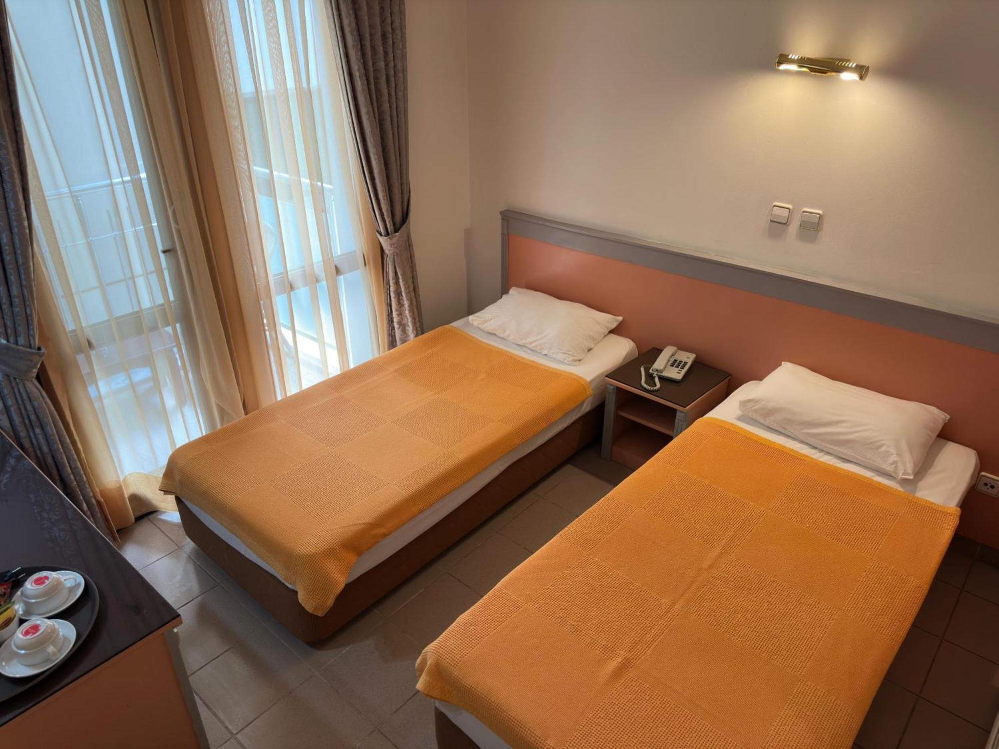 Hotel Ata Park 4*
