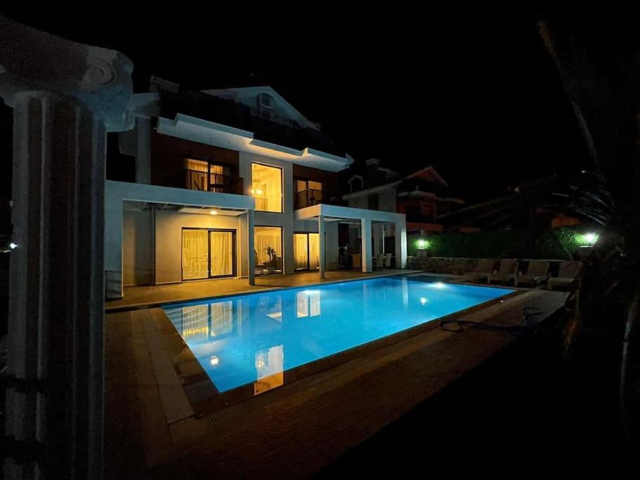 Fethiye'de Havuzlu Villa