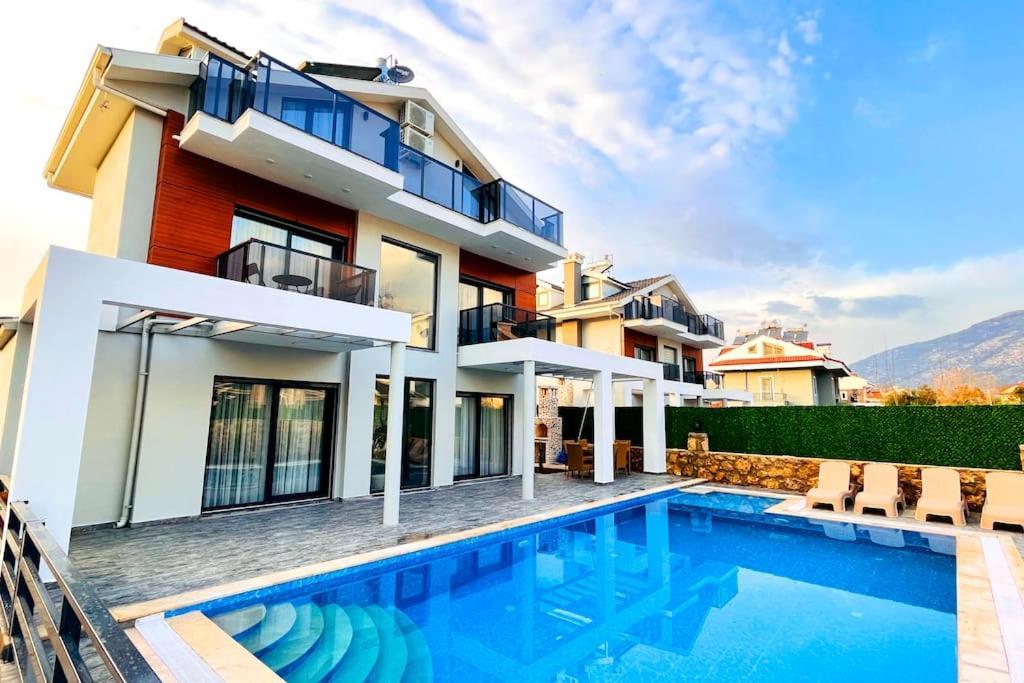 Fethiye'de Havuzlu * Fethiye
