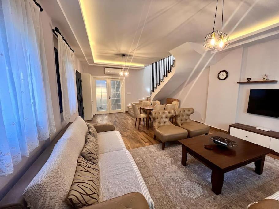 Villa Merkezde 3 Yatak Odali Old Town Fethiye
