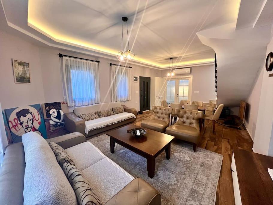 Villa Merkezde 3 Yatak Odali Old Town