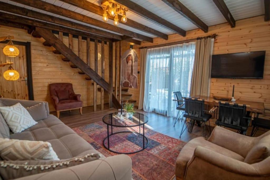 Villa Festina Lente
