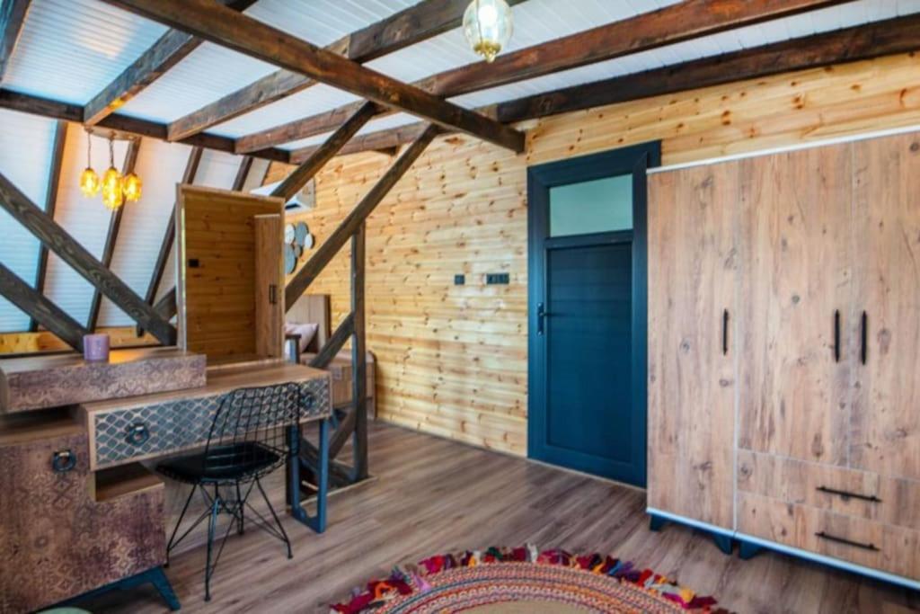 Villa Festina Lente *
