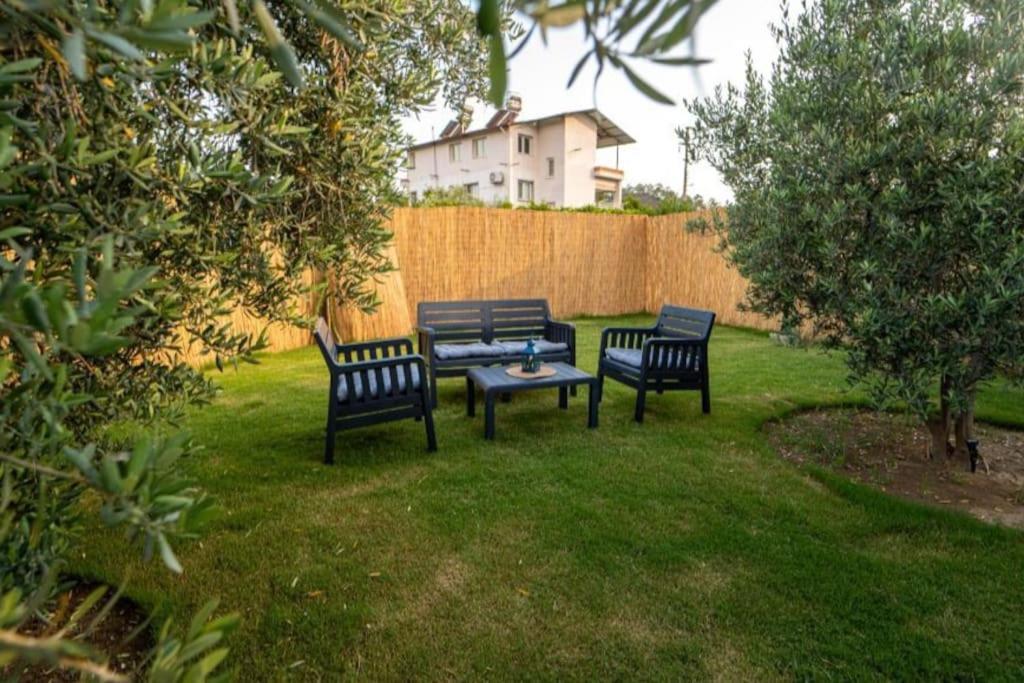 Festina Lente Villa *