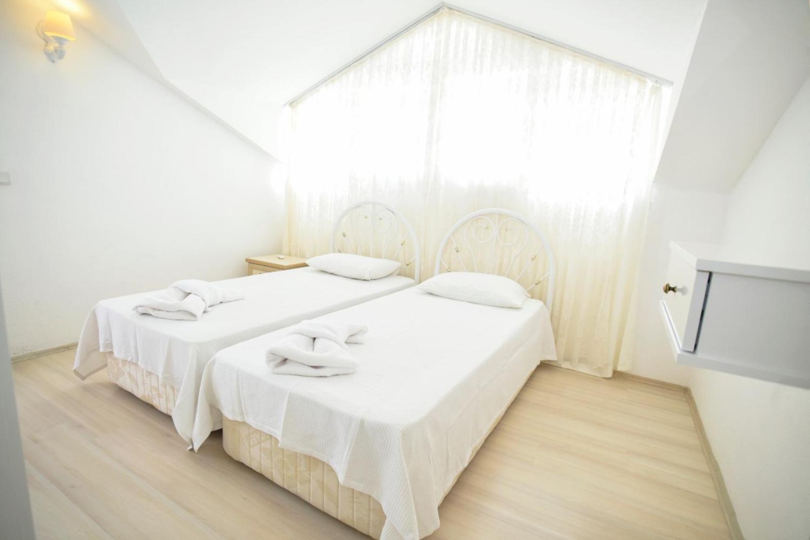Kekik Azure Homes Oeluedeniz Fethiye