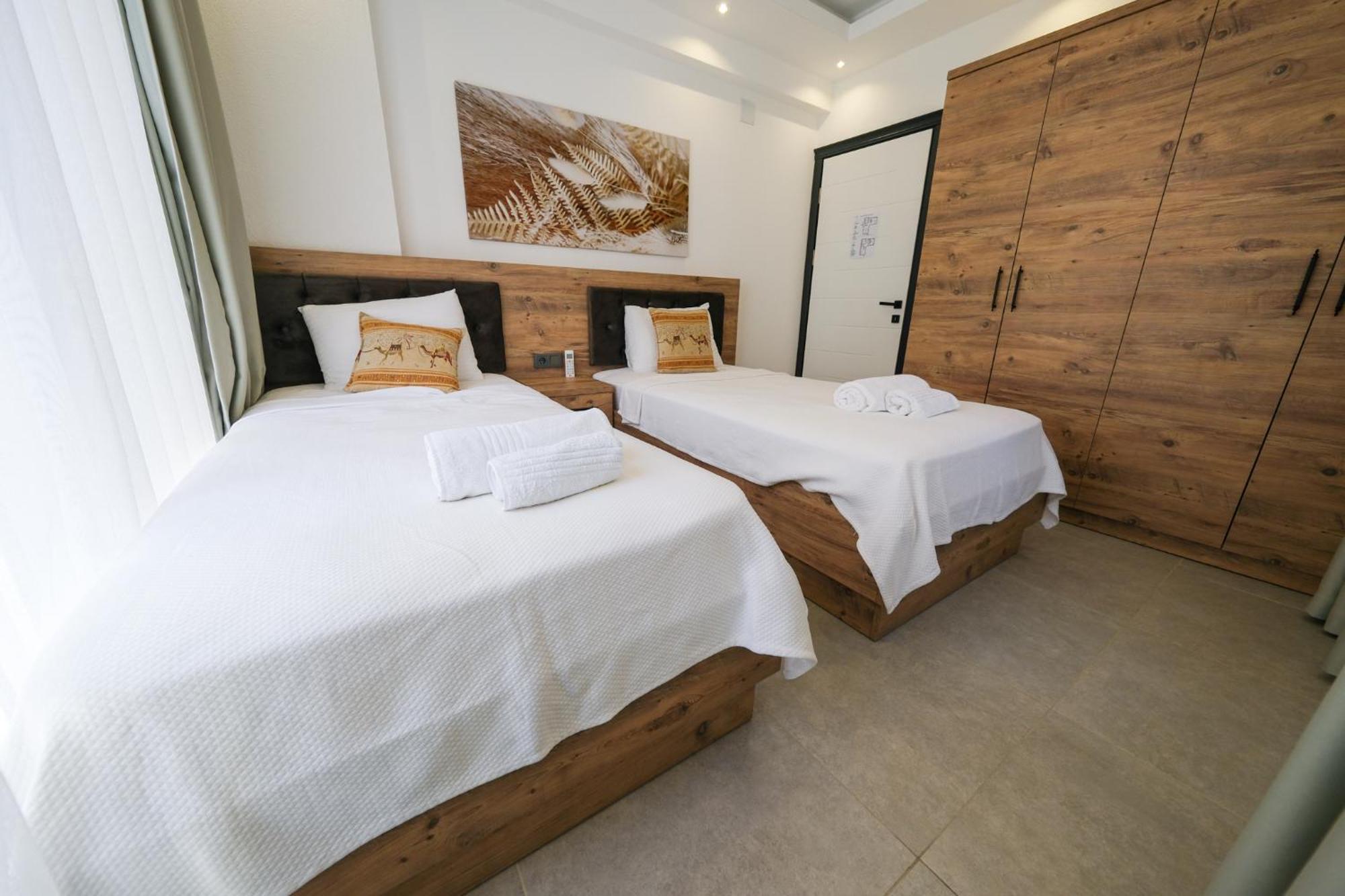 Mediterranean Breeze - Family-friendly Luxury - By Sunworld Villa *