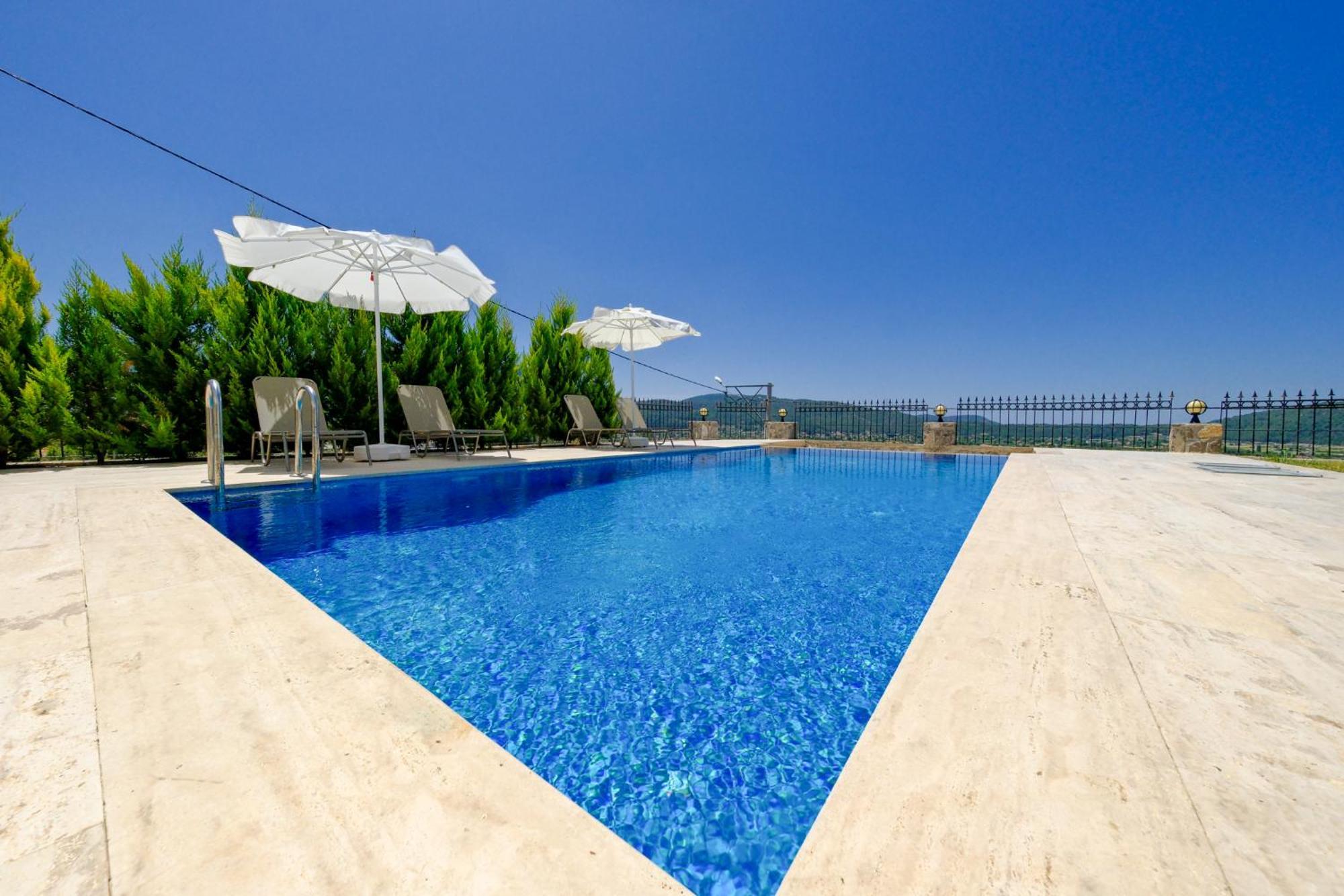 Mediterranean Breeze - Family-friendly Luxury - By Sunworld Villa *