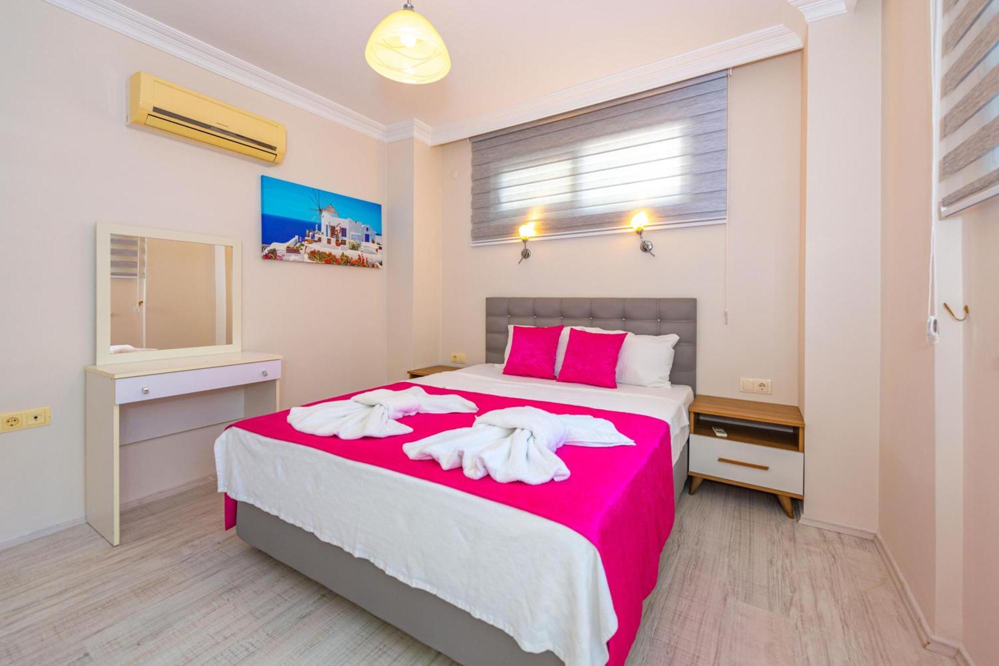 Villa Yasam Park - Luxury 8 Person - Calis 90mt