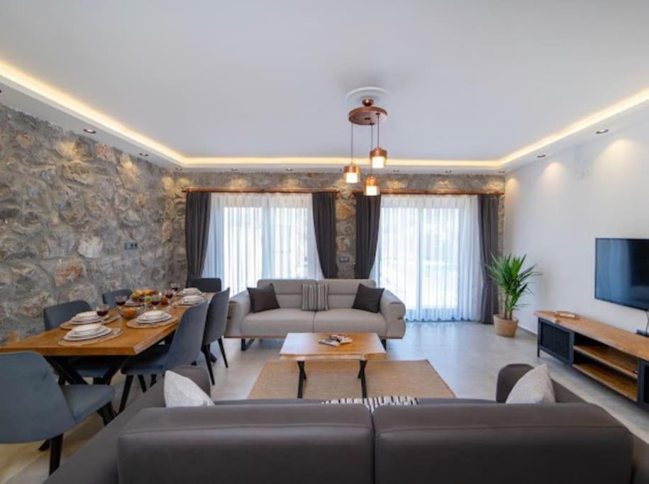 Rose Stone Villa *