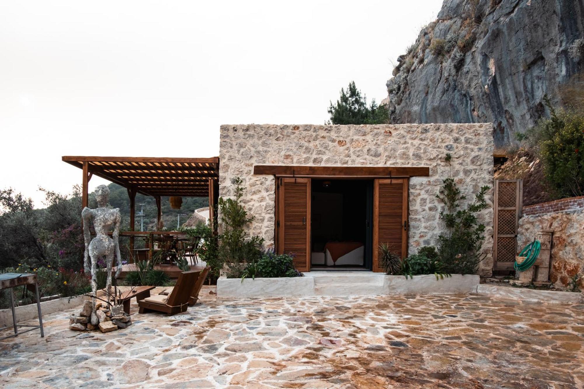 Villa Property1 *
