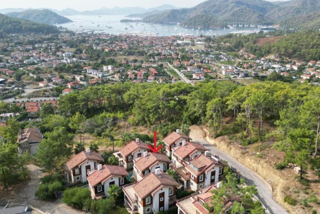 Ela Goecek'te Oezel Havuzlu Luex Villa