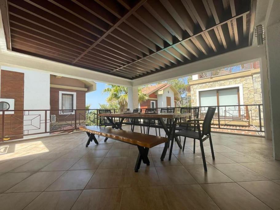Villa Ela Goecek'te Oezel Havuzlu Luex Fethiye