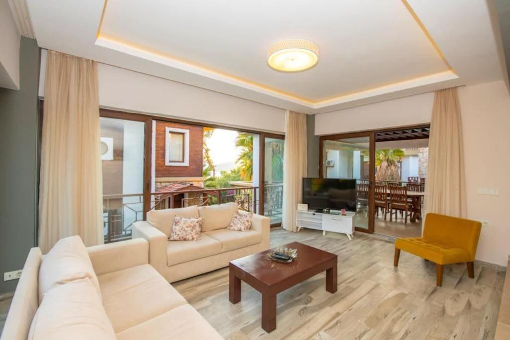 Dilara Goecek'te Luex * Fethiye