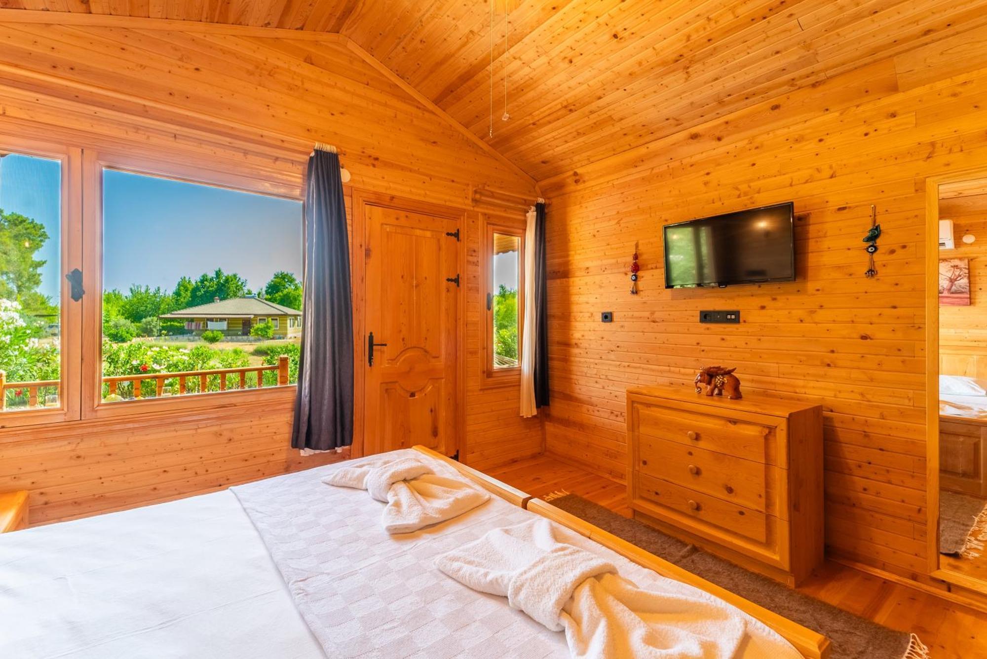Blue Green Life Bungalow Bed & Breakfast