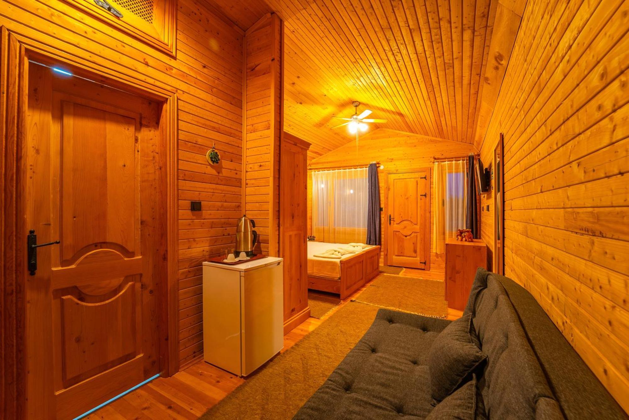 Blue Green Life Bungalow