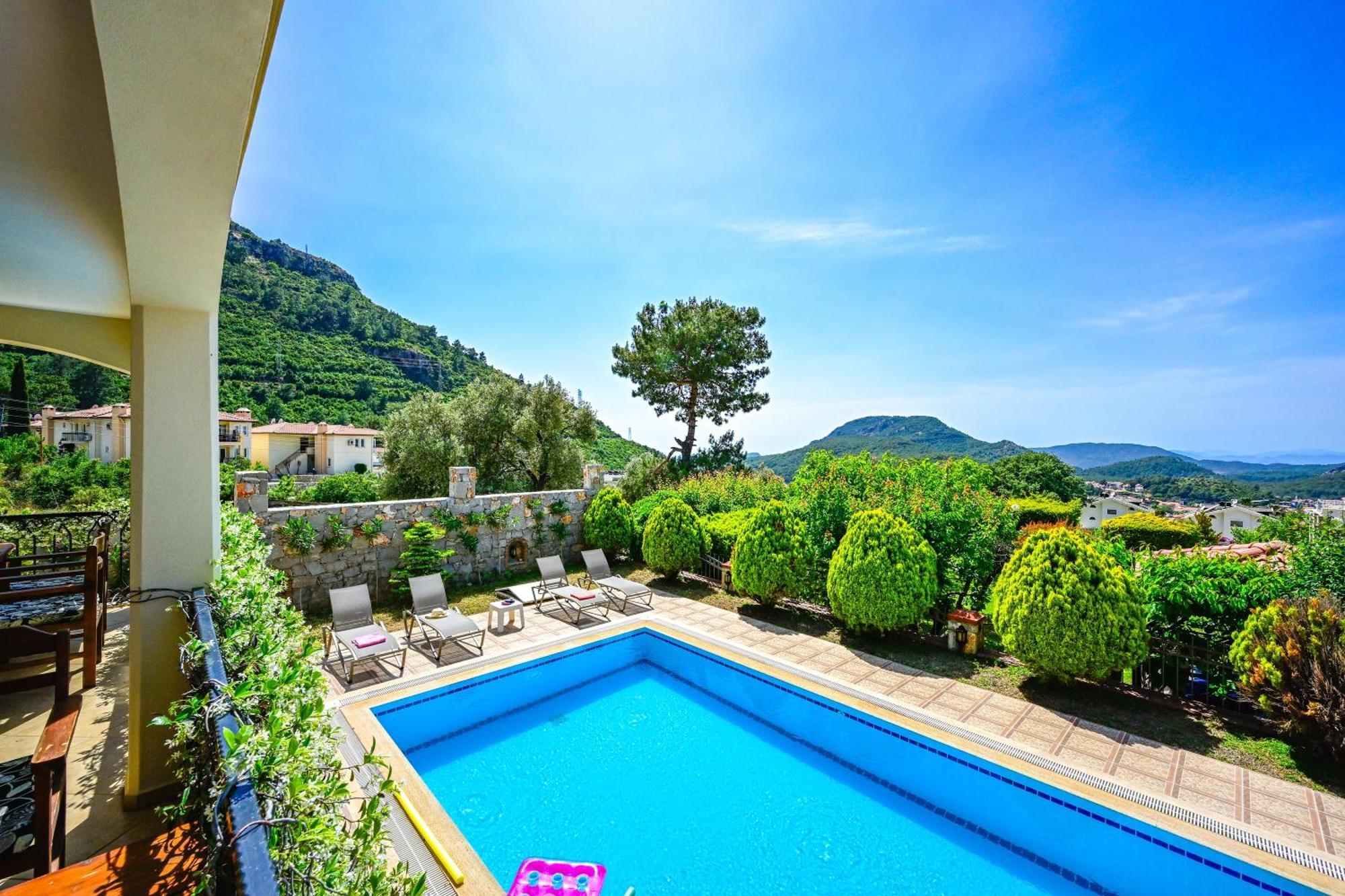 Villa Arokarya *