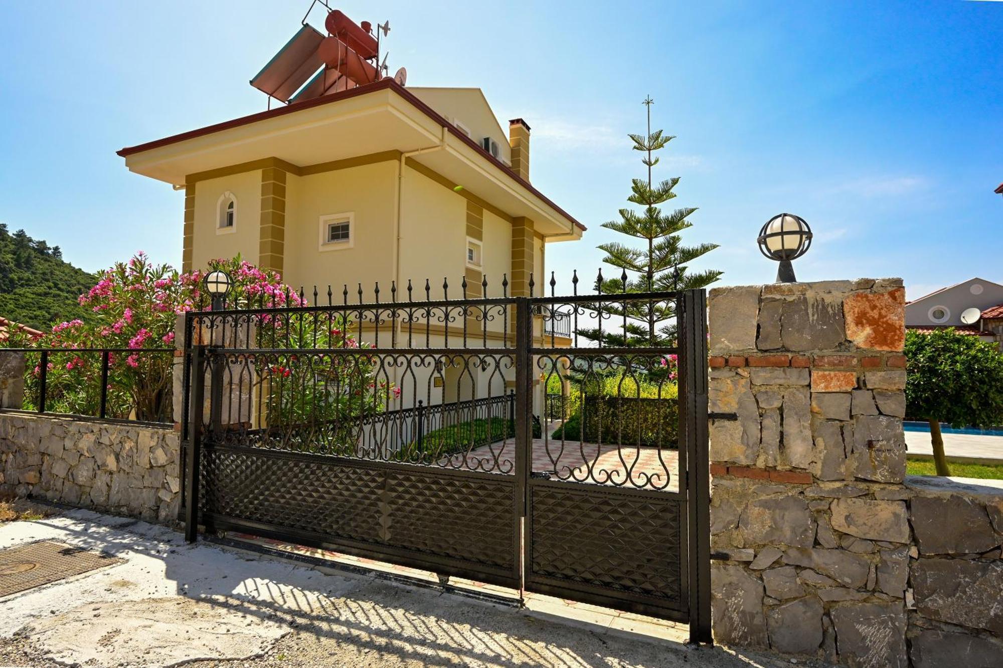 Arokarya