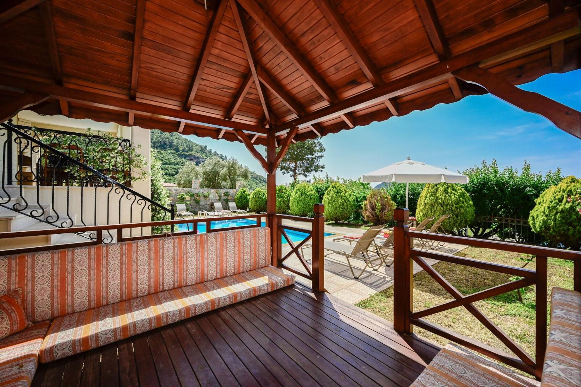 Villa Arokarya