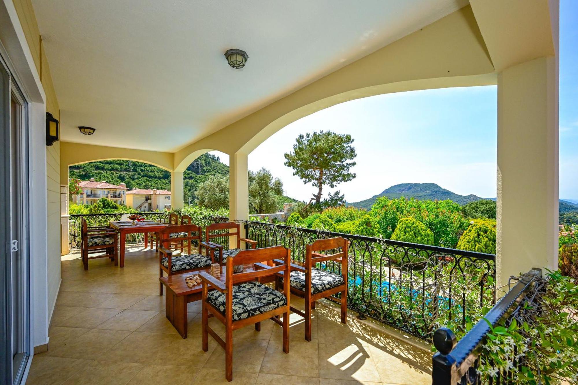 Arokarya Villa *