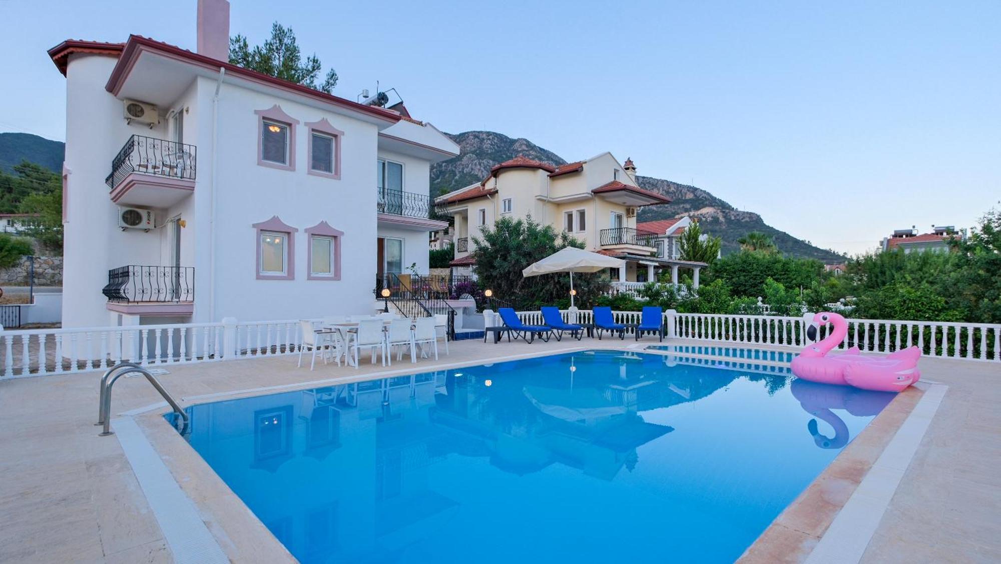 Villa Paradise *