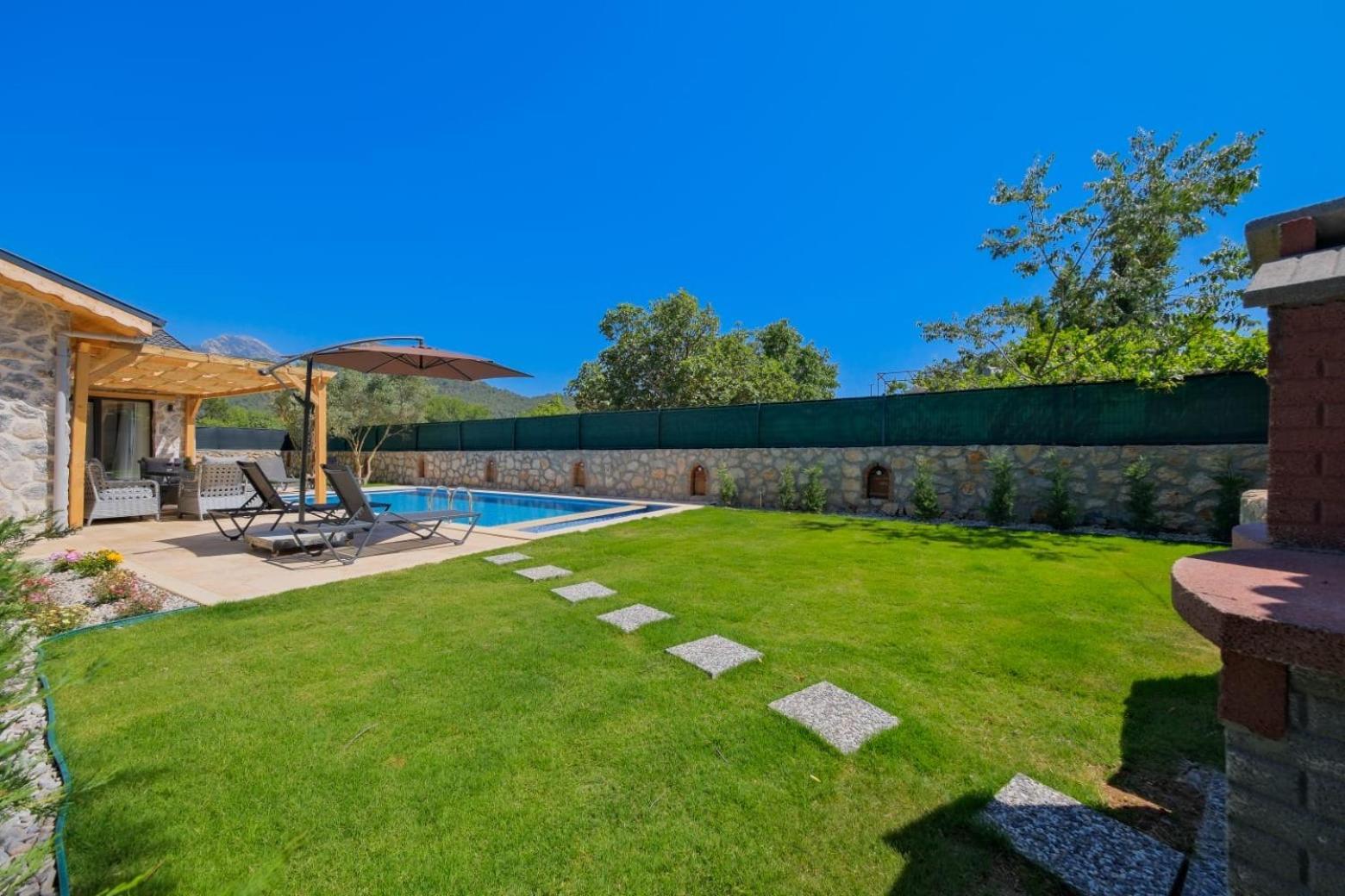Sanabel Villalari Villa *