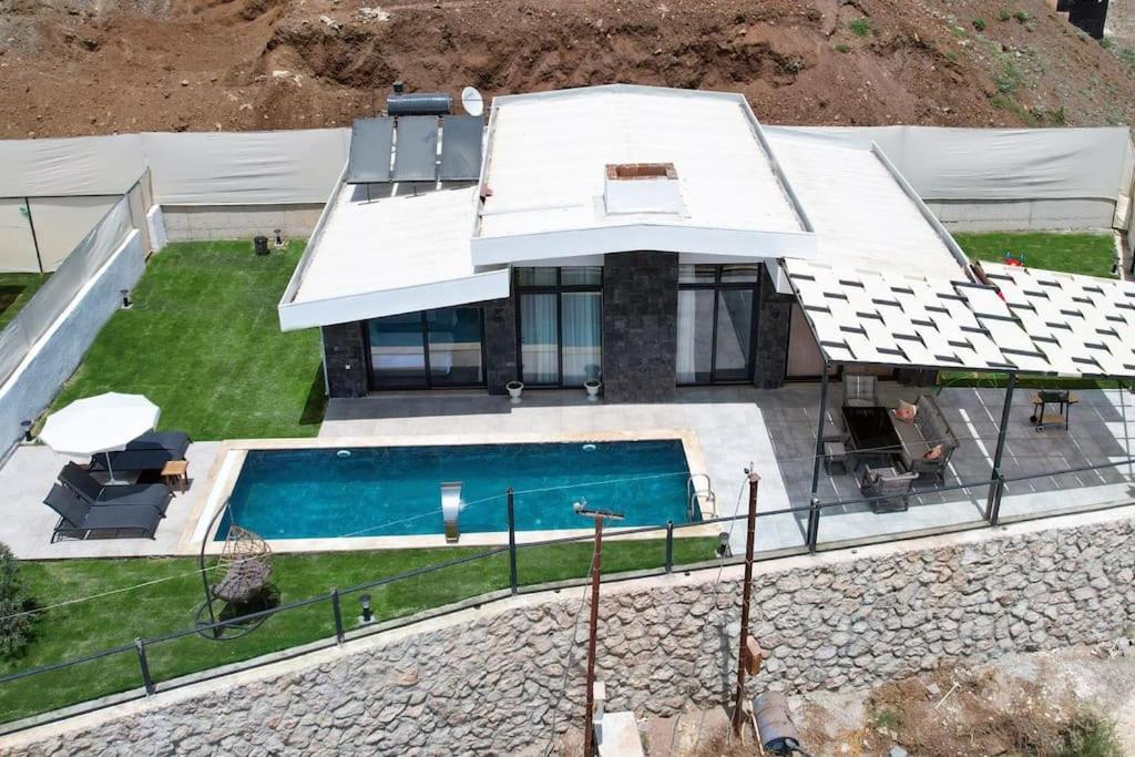 Villa Huzurlu Bir Tatil Deneyimi *