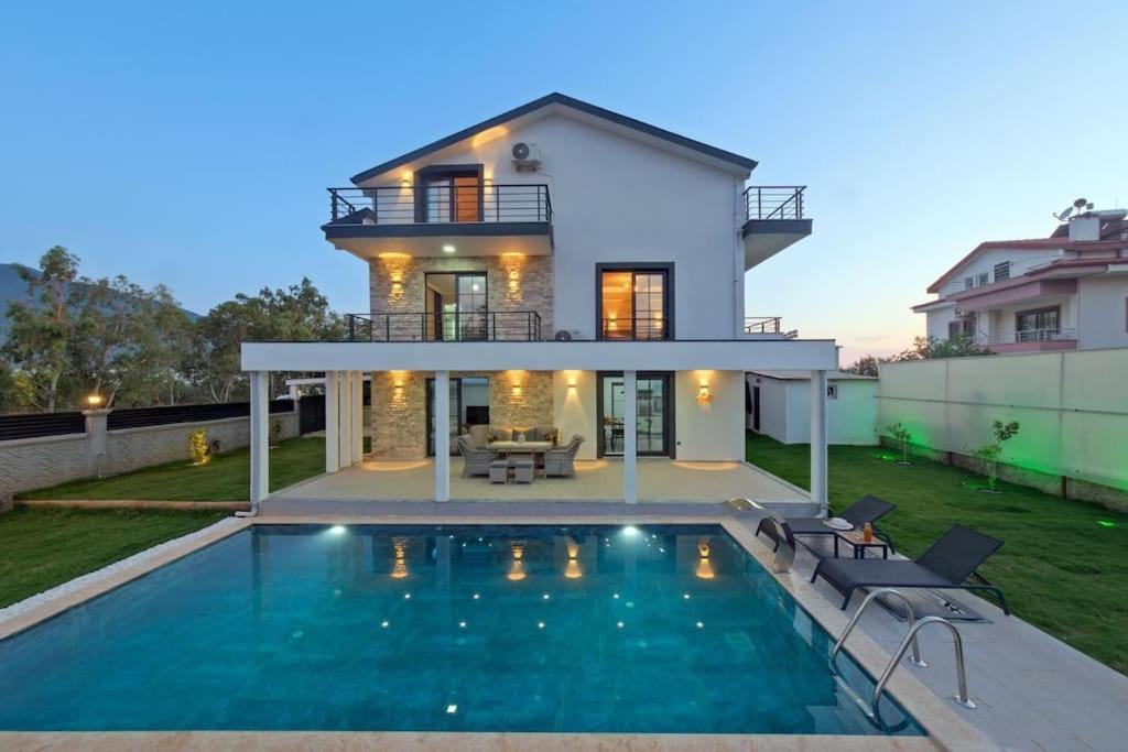 Villa Yaz Rueyasi 1