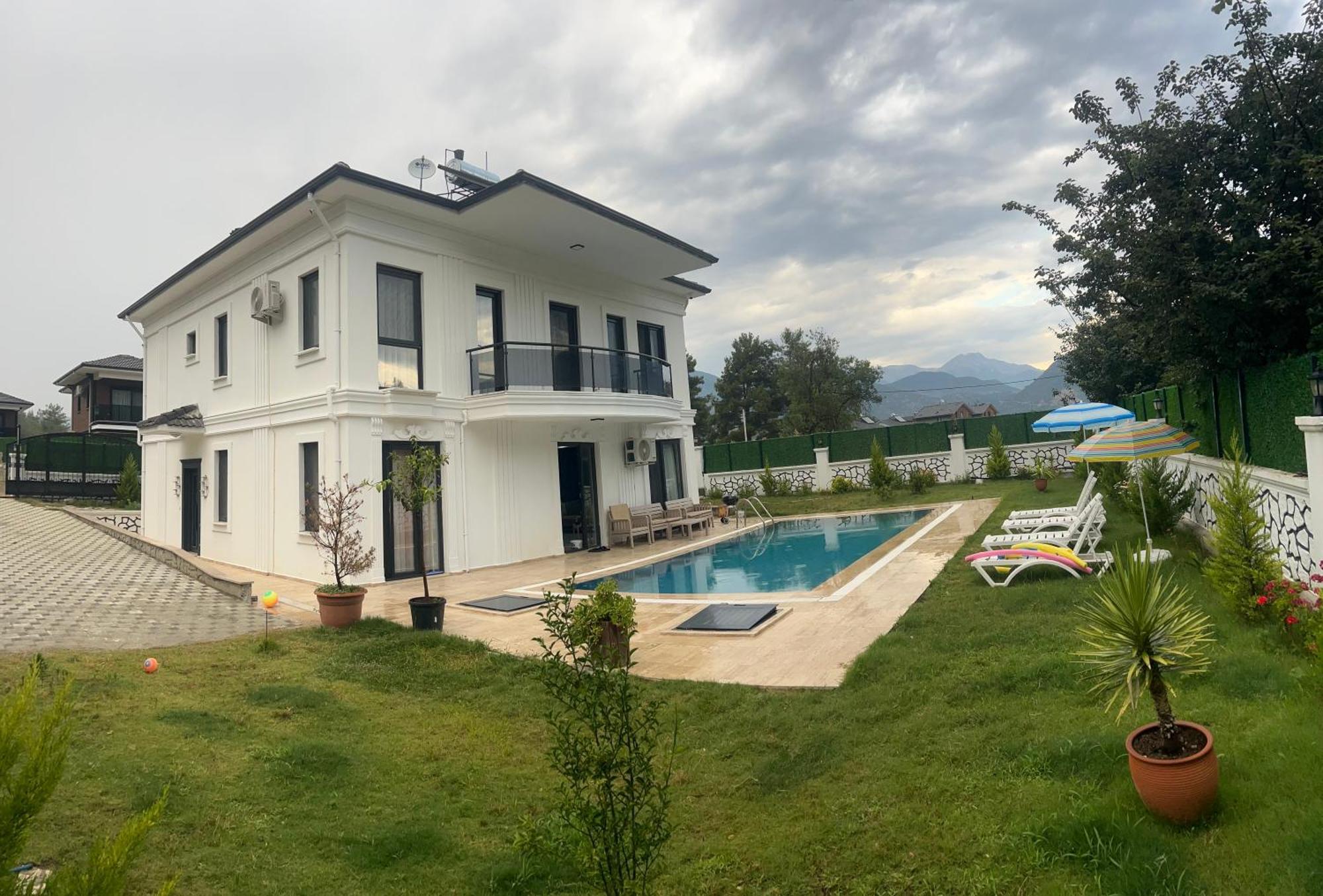 Star House Villa *