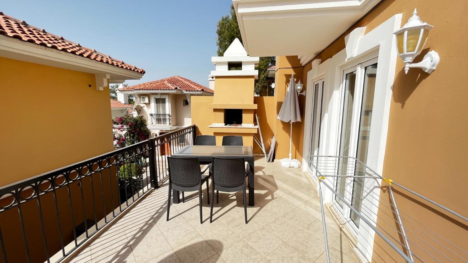 Villa Lumar Homes - Artemissia