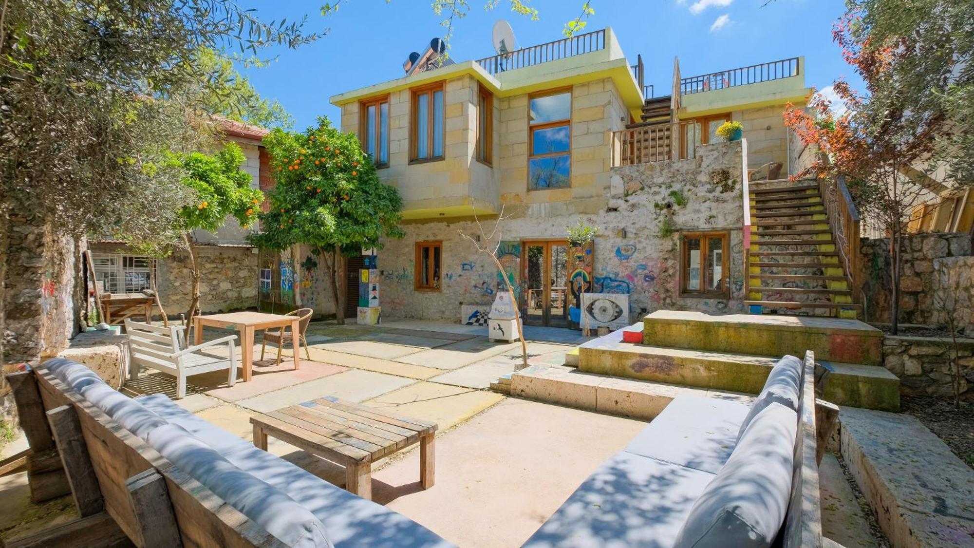 Uezuemlue Evleri Bed & Breakfast