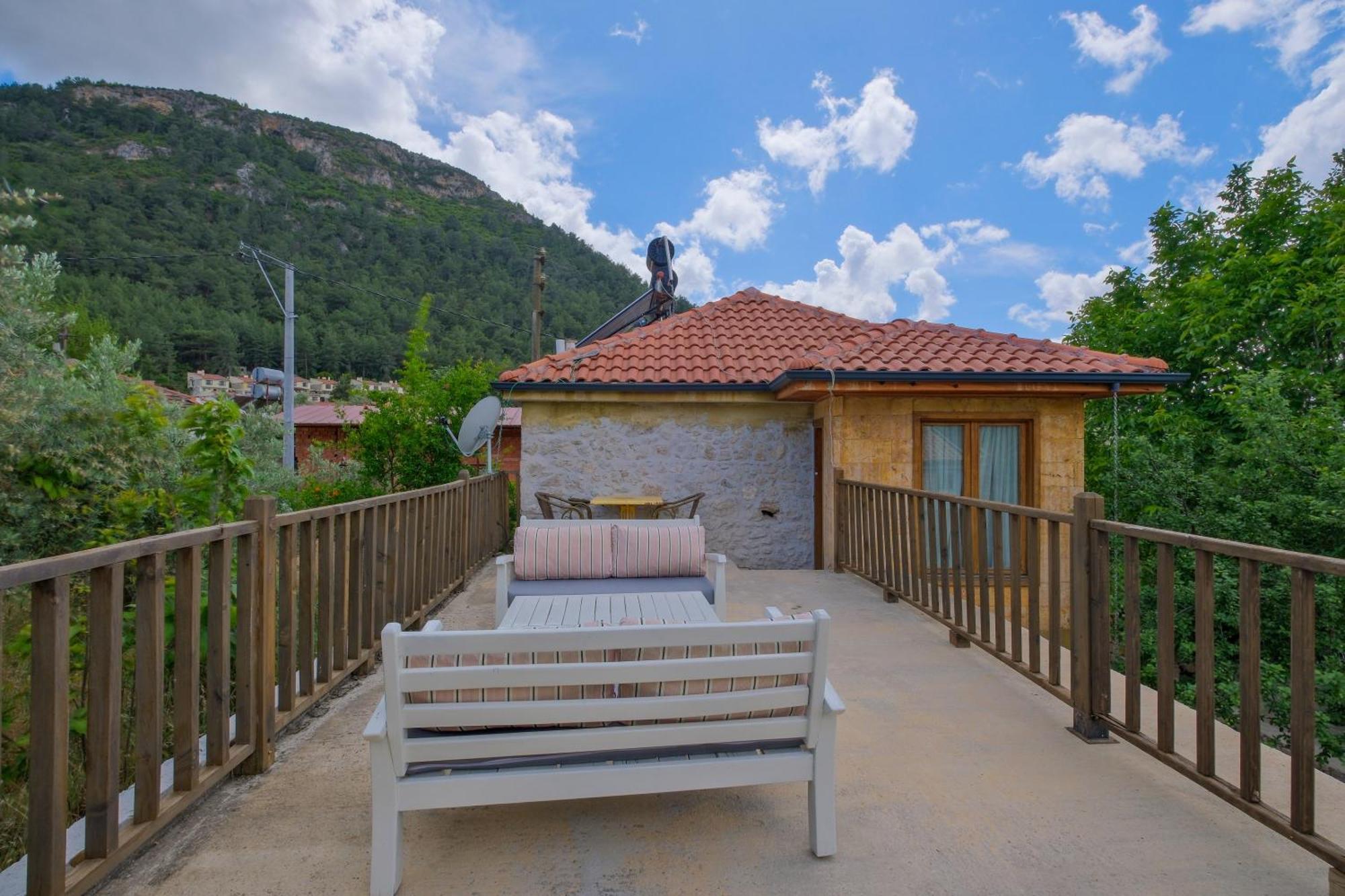 Bed & Breakfast Uezuemlue Evleri Fethiye