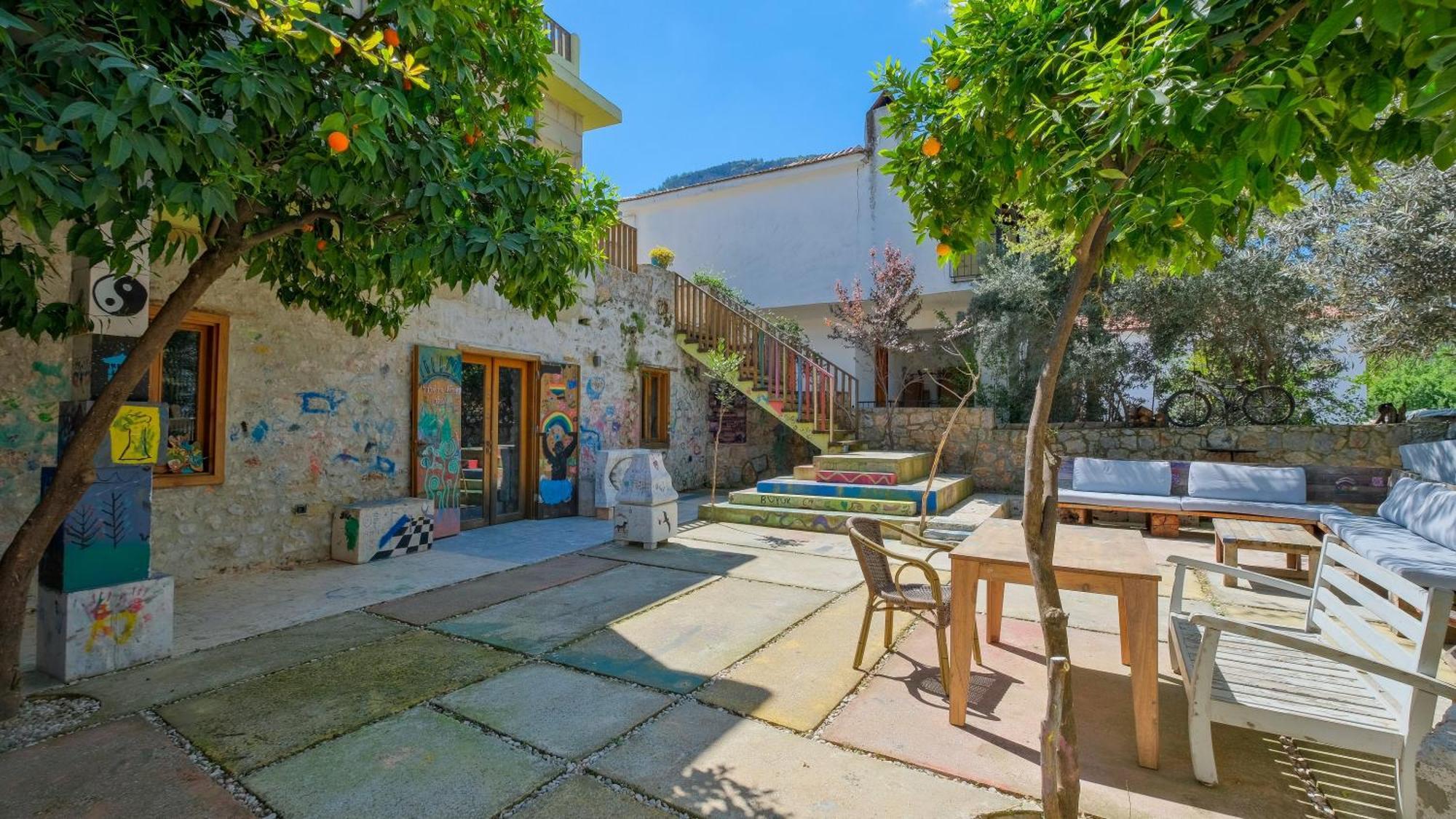 Uezuemlue Evleri Bed & Breakfast