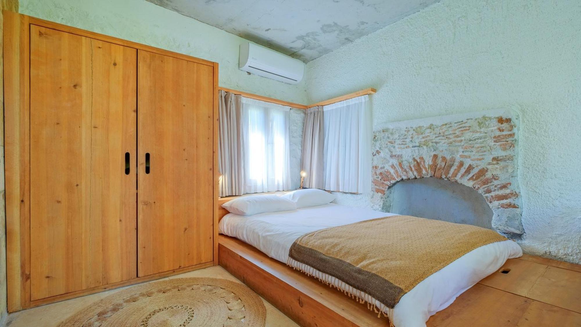 Bed & Breakfast Uezuemlue Evleri