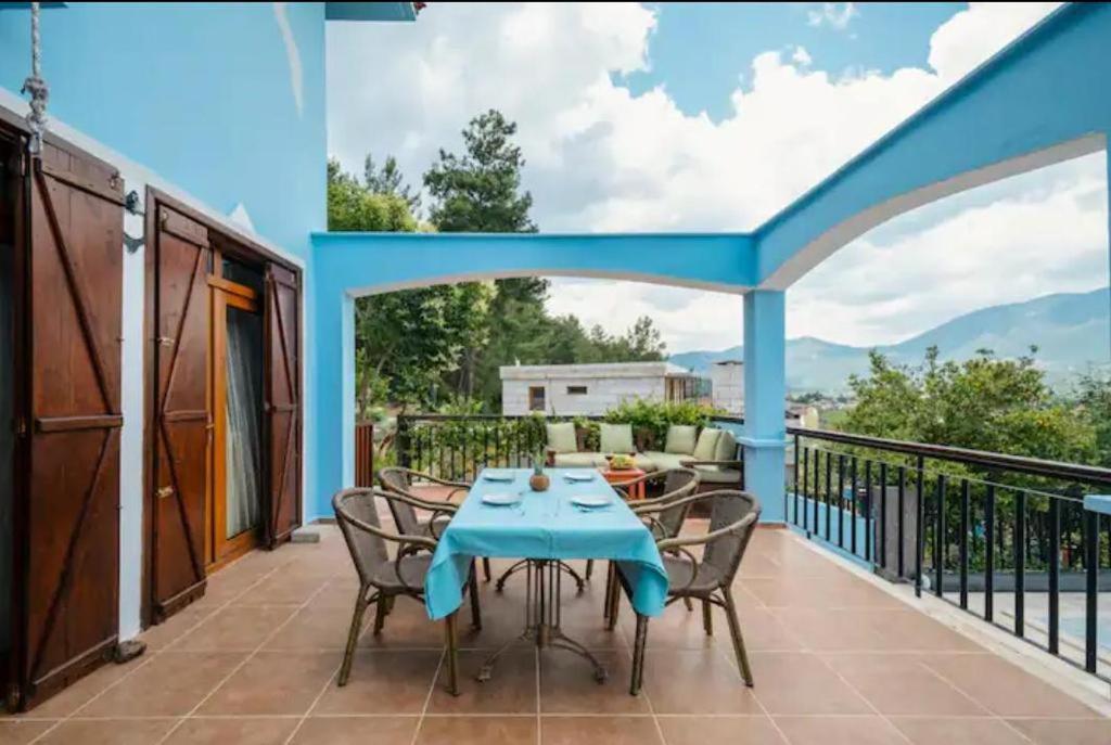 Bed & Breakfast Uezuemlue Evleri *