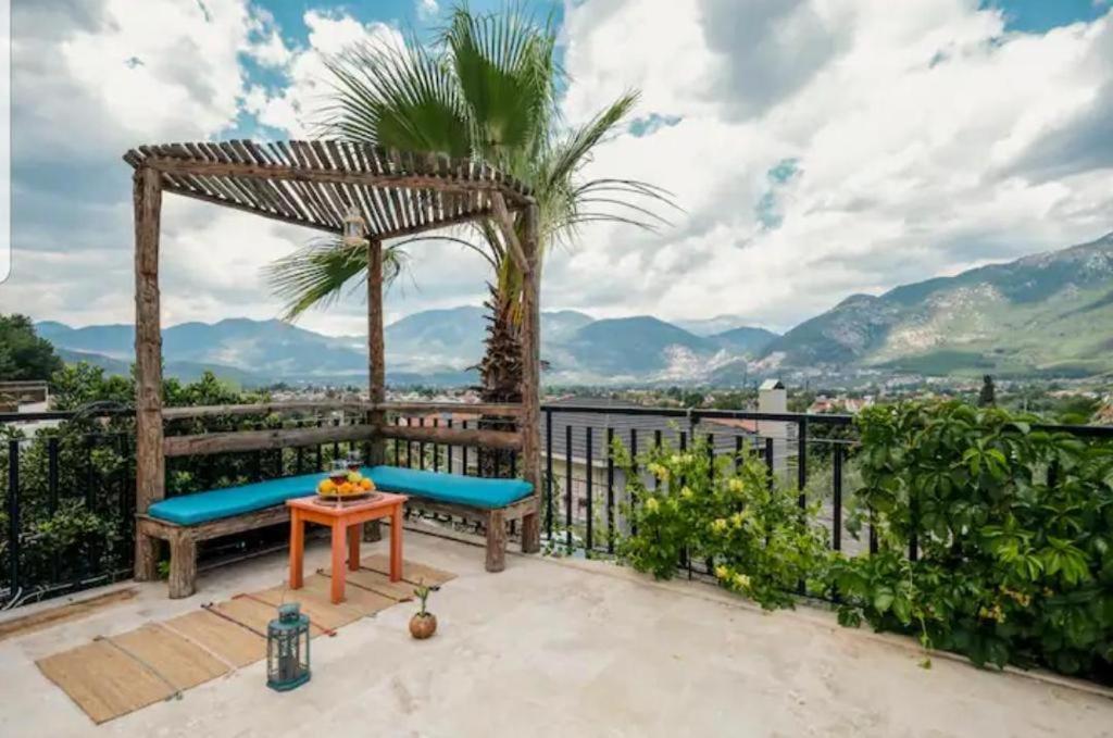 Bed & Breakfast Uezuemlue Evleri