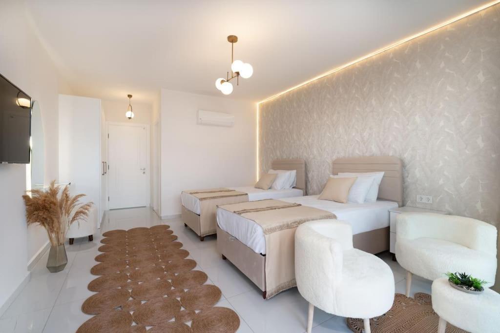 Seashell House - Private, Luxury, Pool, Sauna Villa *