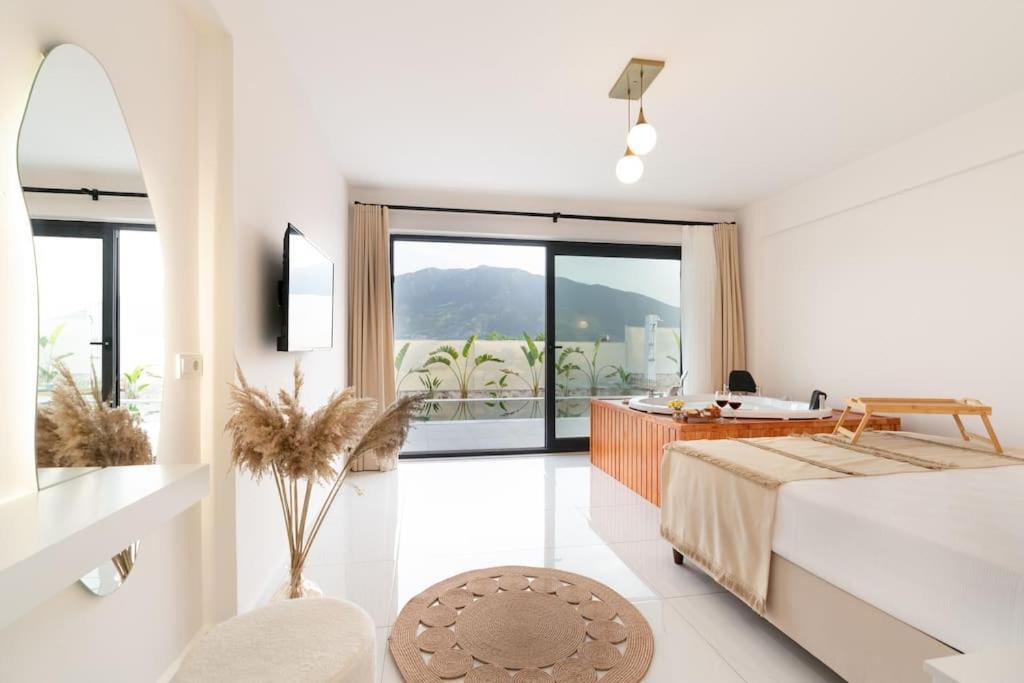 Seashell House - Private, Luxury, Pool, Sauna Villa