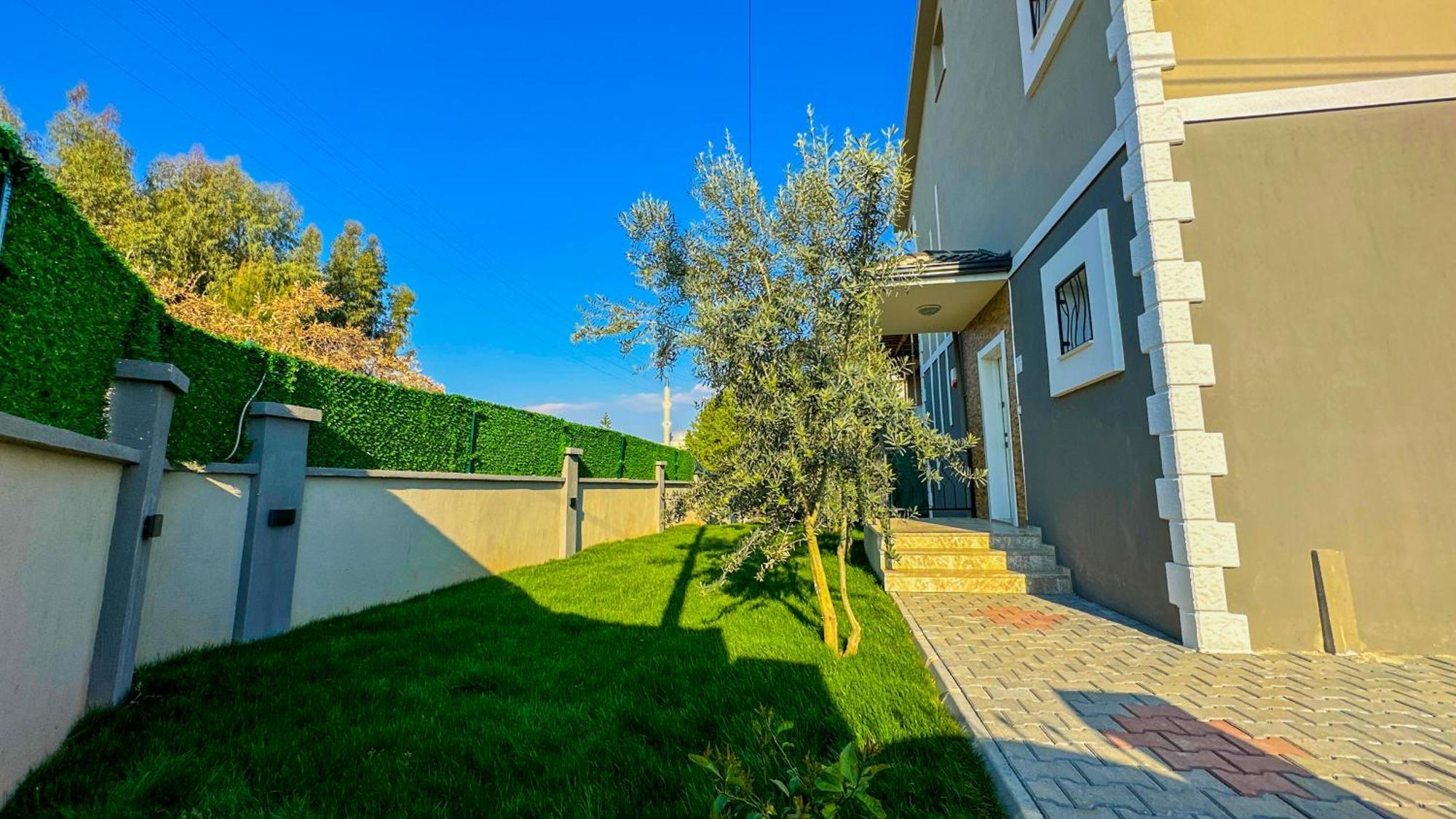 Goel Villalari Villa