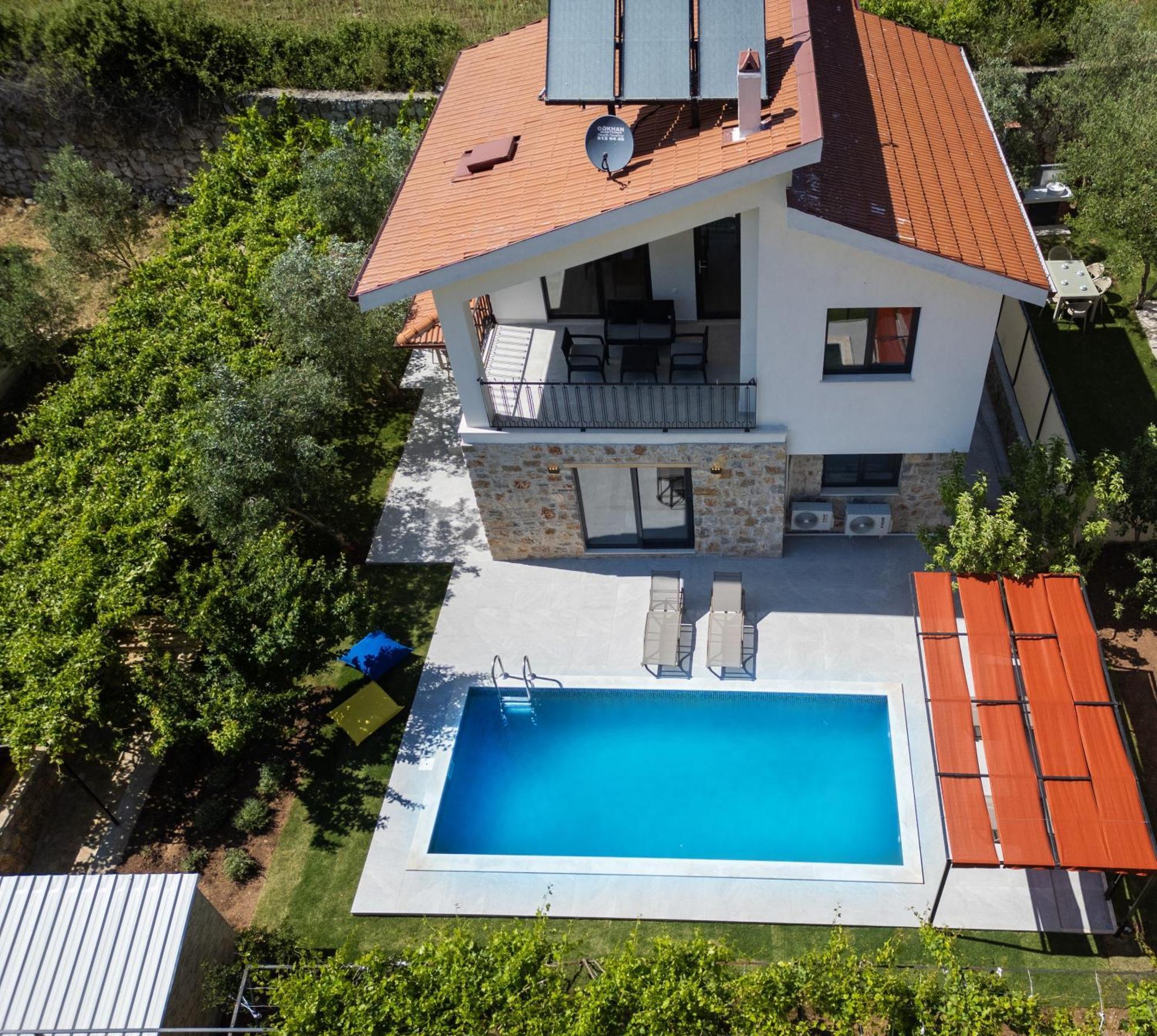 Kizilbella 2, Lueks Havuzlu Korunakli Tas Villa *