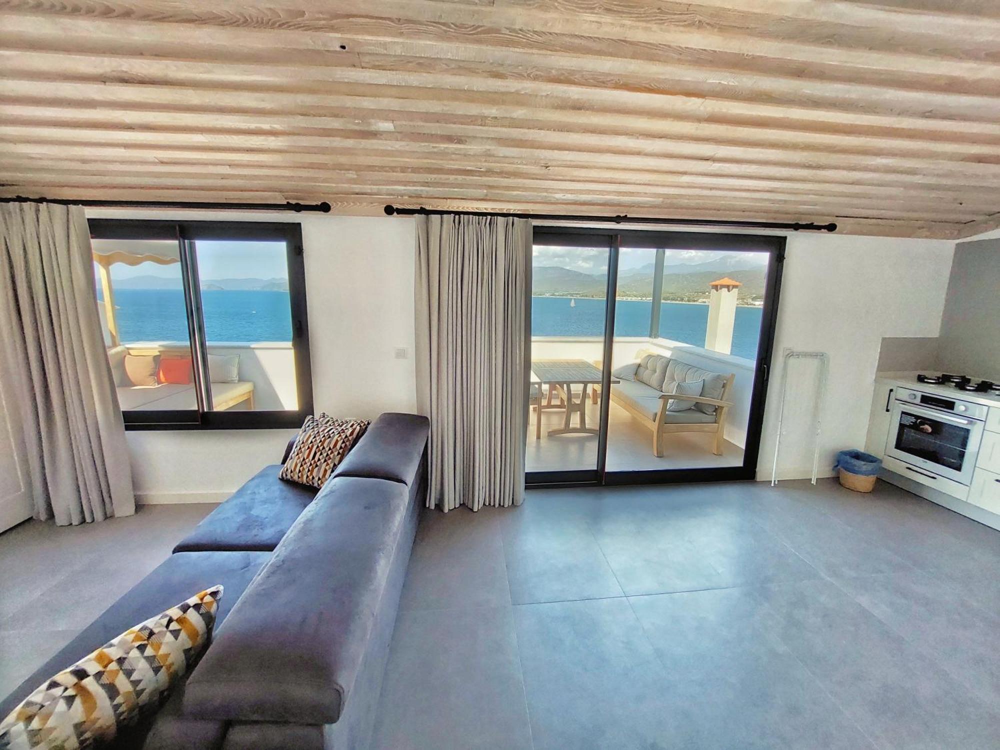Ece Sovalye Island Otel