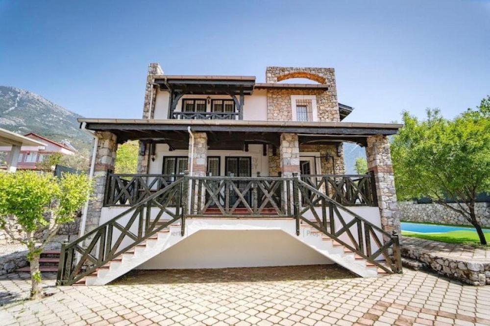 Deniz Villa *