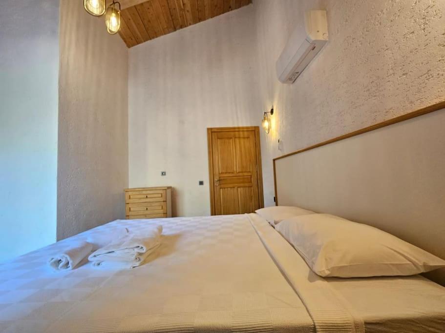 Sarnic Villa *