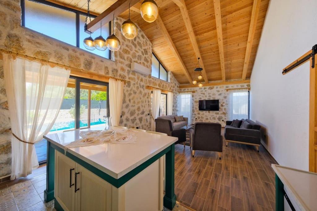 Sarnic Villa *