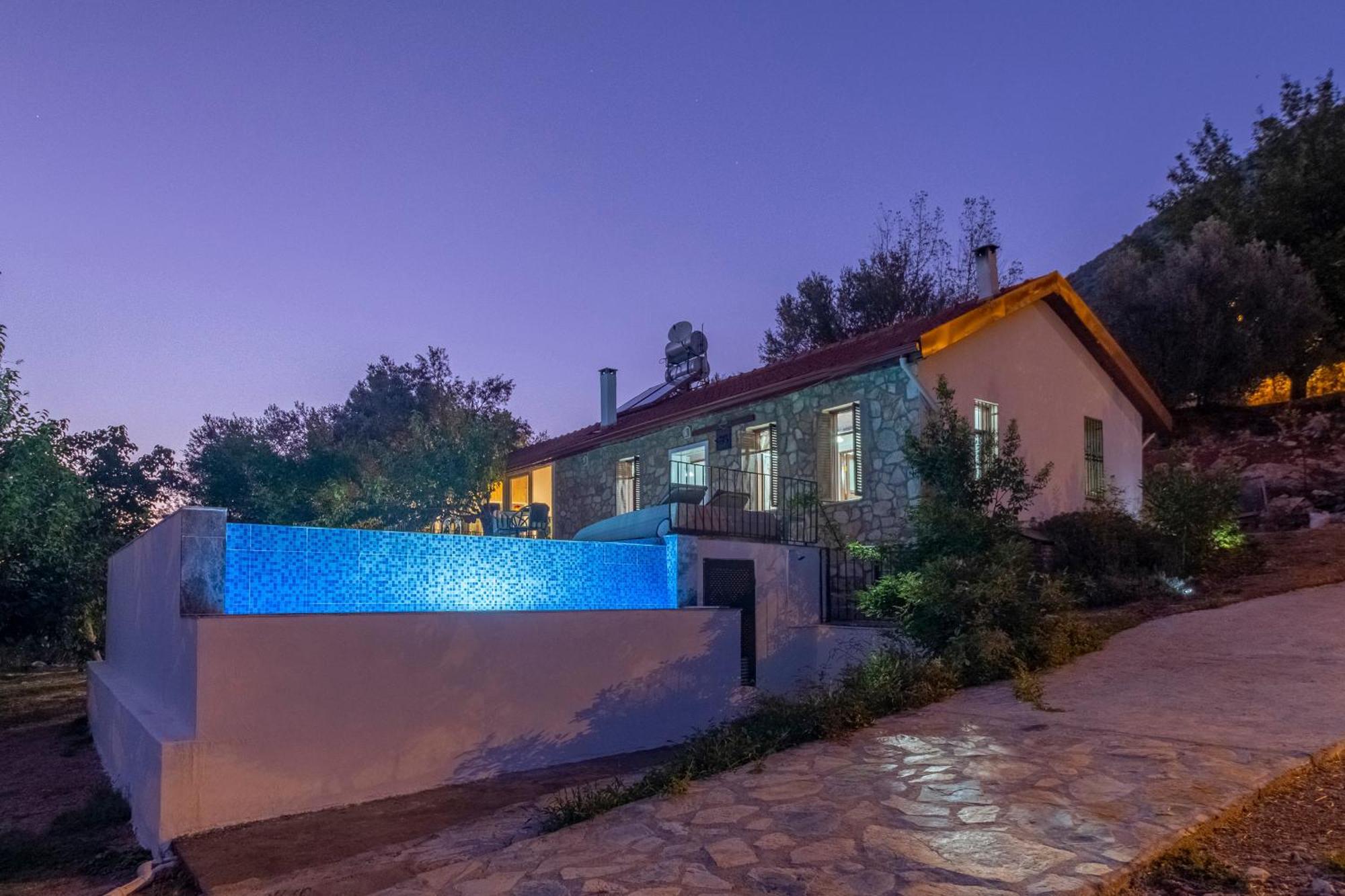 Villa Rose Garden With Private Pool And Jacuzzi *