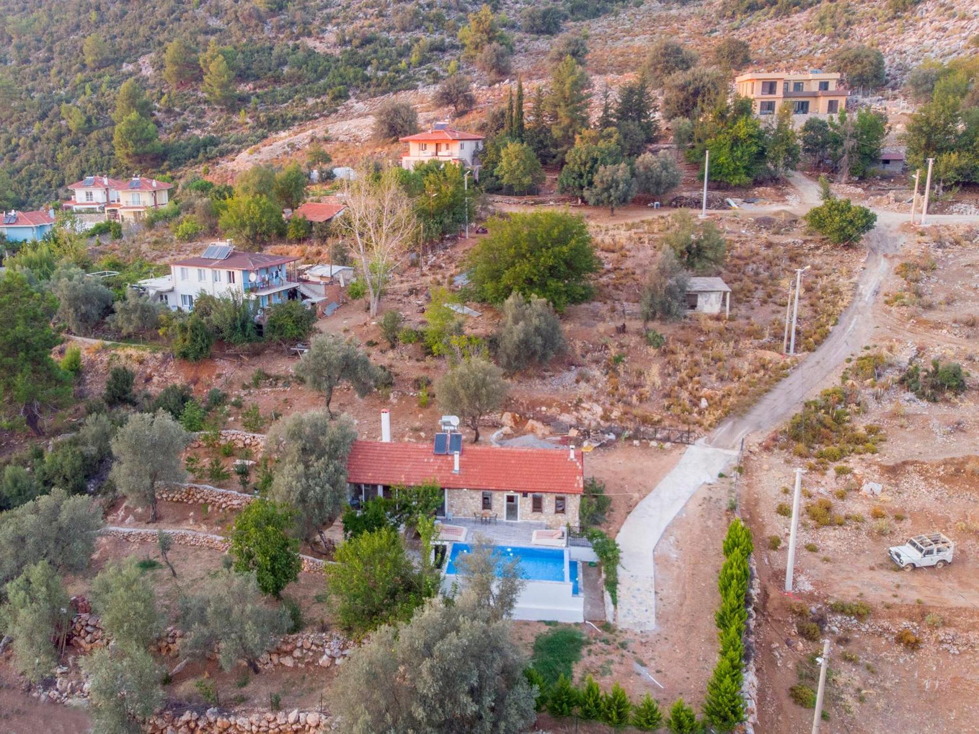 Rose Garden With Private Pool And Jacuzzi *