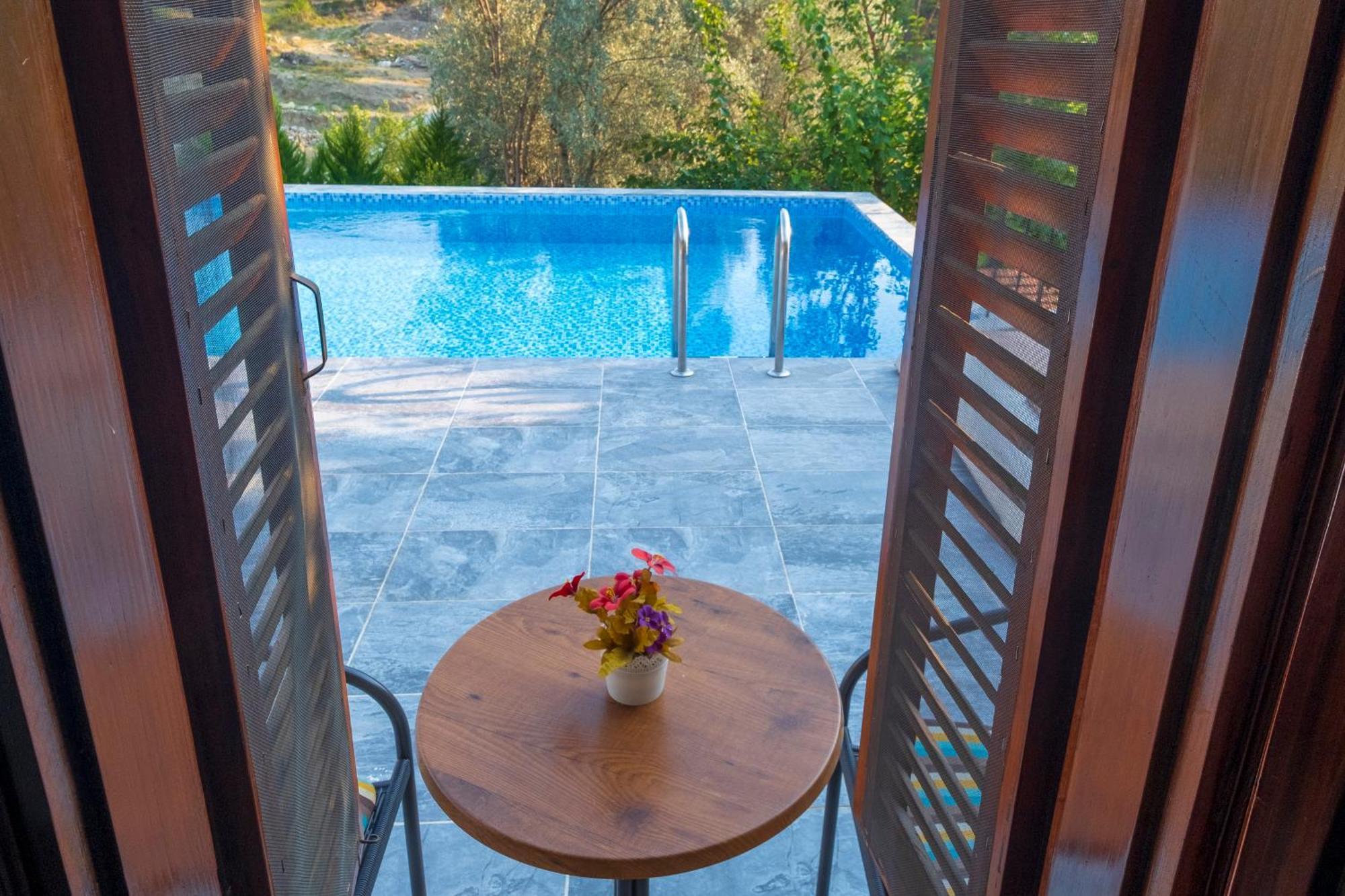 Villa Rose Garden With Private Pool And Jacuzzi