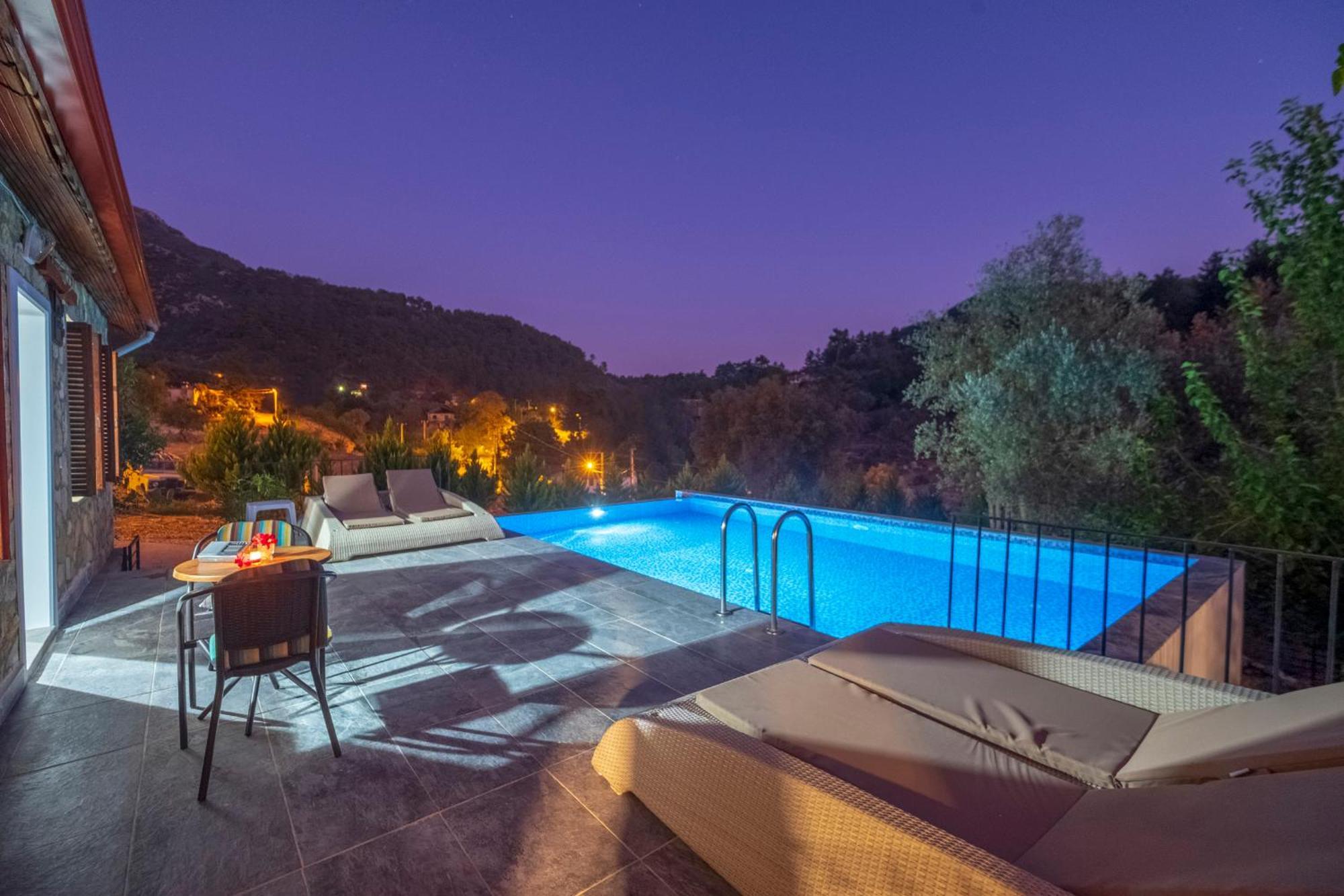 Villa Rose Garden With Private Pool And Jacuzzi *